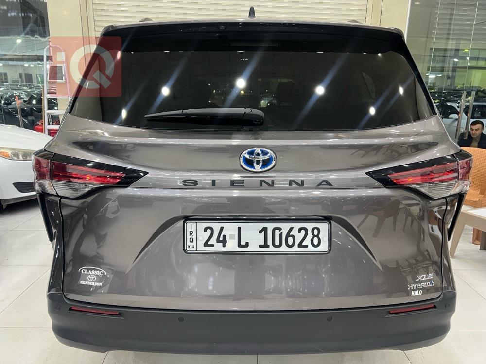 تويوتا سيينا